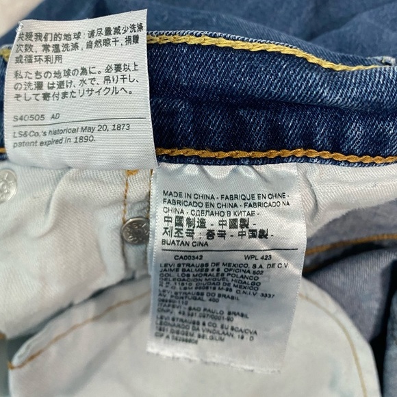 Levi’s 514 - 34X32 Straight Leg Medium Wash - Picture 10 of 11